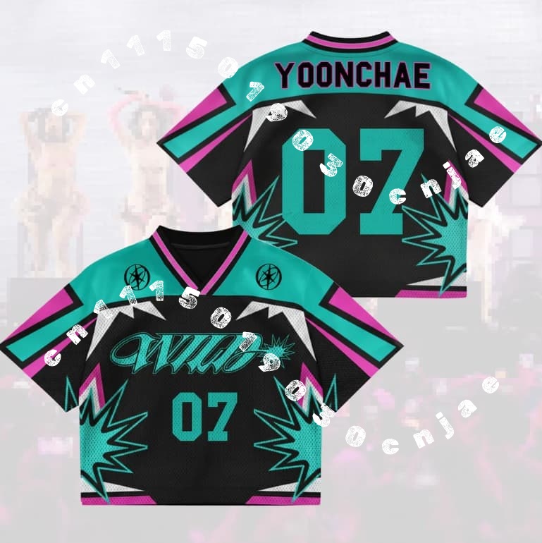 Kpop KATSEYE Lara No.05 Burst  - đánh giá và giá Street Fashion Kpop